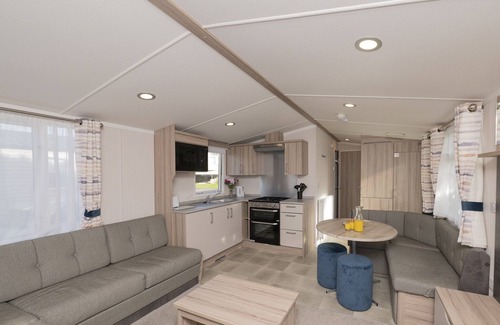 Looe House | Suncrest Plus Caravan by Belvilla