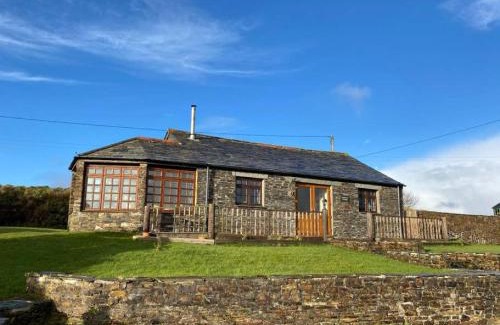 Camelford House | Sundance Cottage Sleeps 4