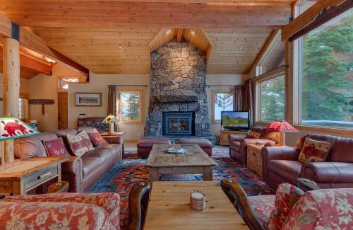 Olympic Valley House | Sundance Lodge -Mountain Home w Views of Palisades - Ski Shuttle, Pets okay!