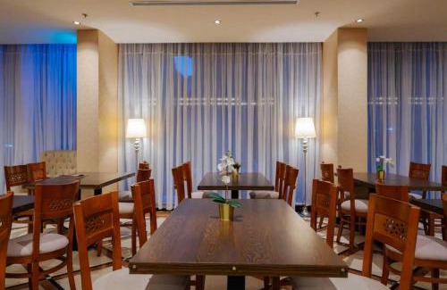 Al-Hamra'a Hotel | Sunday Red Sea Fountain Alhamra Formerly Vivid Plaza Hotel