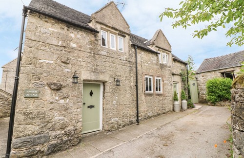 Newton Grange Cottage | SUNDIAL COTTAGE, pet friendly, with open fire in Brassington