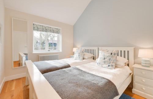 Diss House | Sundial Lodge
