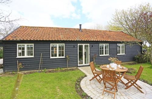 Diss House | Sundial Lodge - Two Bedroom House, Sleeps 4