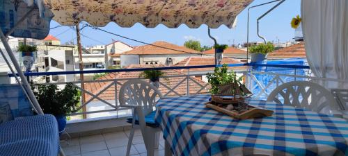 Nea Peramos Apartment | Sunflower Apartment