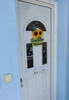 Nea Peramos Apartment | Sunflower Apartment
