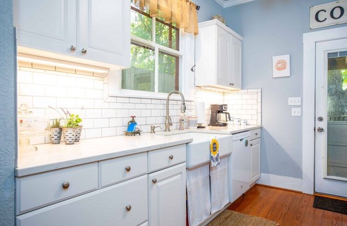 Fredericksburg House | Sunflower Haus | Great Location | Fire Pit