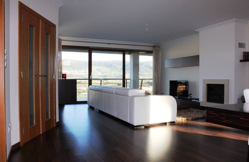 Cadaval Villa | SunHill Villa-Stunning Detached Villa With Panoramic Views 20`m from Golf Resort