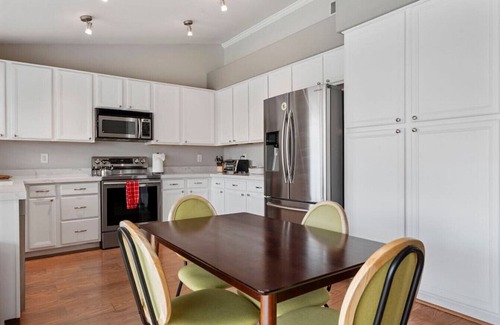 Deer Valley Estates House | Sunkissed Private Pool 3BR Oasis w/Outdoor Lounge