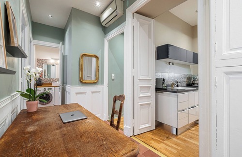 Lepante Quarter Apartment | SunlightProperties - GRACE - Family apartment in Nice centre - Sleeps 6+office