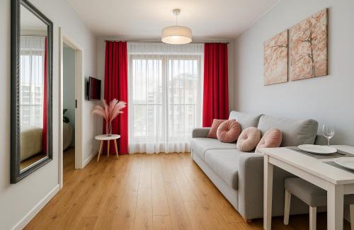 Wola Apartment | Sunlit Apartment Wola Business Center