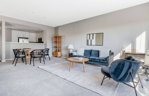 San Jose Apartment | Sunlit Santana Row 2BR w/Gym & Pool, nr highways, by Blueground