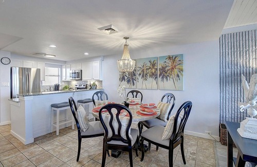 Port Aransas Condo | Sunlit Seas, Poolside Breeze | Beach Boardwalk | MP305