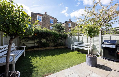 Wandsworth House | Sunlit Symphony, by Veeve