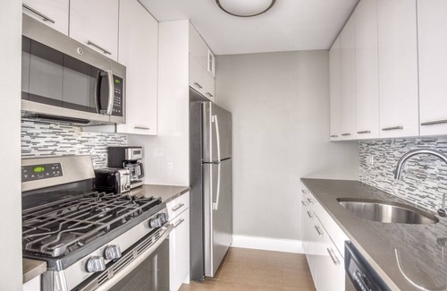 Upper East Side Apartment | Sunlit UES 2BR w/DM, Elevator & Gym, nr Central Park, by Blueground