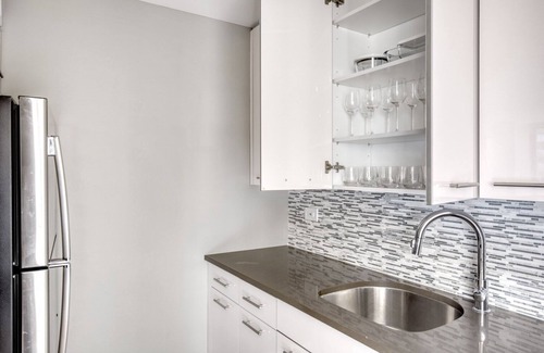 Upper East Side Apartment | Sunlit UES 2BR w/DM, Elevator & Gym, nr Central Park, by Blueground