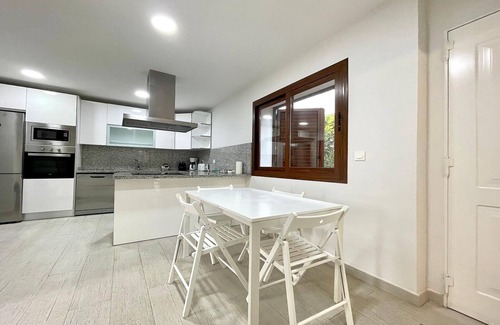 Motril Villa | Sunlit Villa near Golf