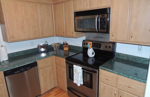 Seabrook House | Sunmist Cottage, Beautiful View, Private Deep Water Dock, Your Own Quiet Getaway