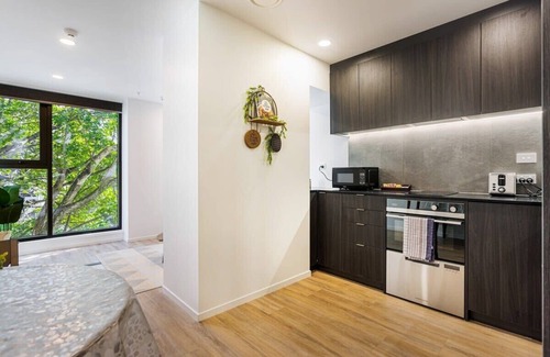 Newton Apartment | Sunny 1BR Retreat in Heart of CBD by Zodiak Stays