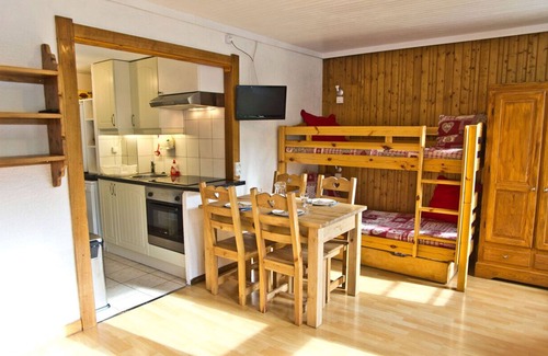 Val Claret Apartment | Sunny 25 m2 holiday apartment suitable for 4 people. Ski-in ski-out.