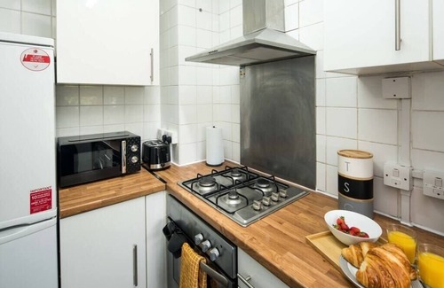 Chaucer Apartment | Sunny 2B/1B Flat nr Borough Market, Central London