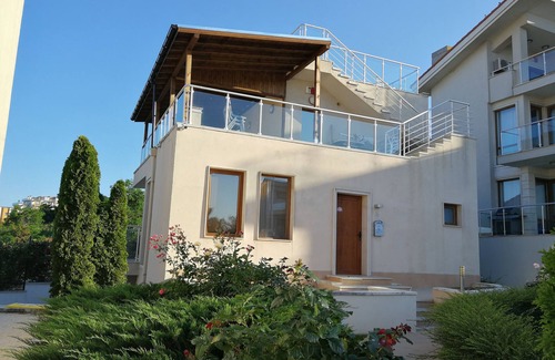 Byala Villa | Sunny 4 bedroom villa with sea view and private Spa zone