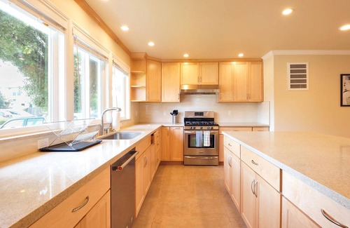 Nimitz House | Sunny 5BR Home in Sunnyvale Near Parks