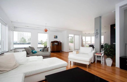 Kopavogur Villa | Sunny and Spacious Luxury House