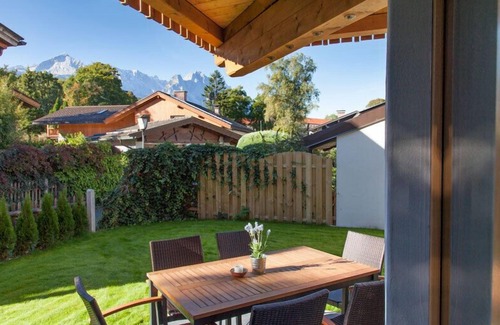Garmisch-Partenkirchen Apartment | Sunny apartment on the ground floor with a fantastic view of the Zugspitze.