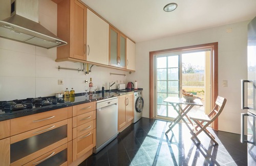 Lombos Apartment | Sunny apartament at Carcavelos Beach, by TimeCooler