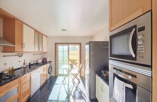 Lombos Apartment | Sunny apartament at Carcavelos Beach, by TimeCooler