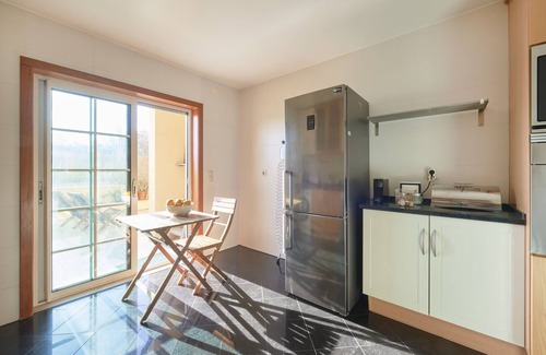 Lombos Apartment | Sunny apartament at Carcavelos Beach, by TimeCooler