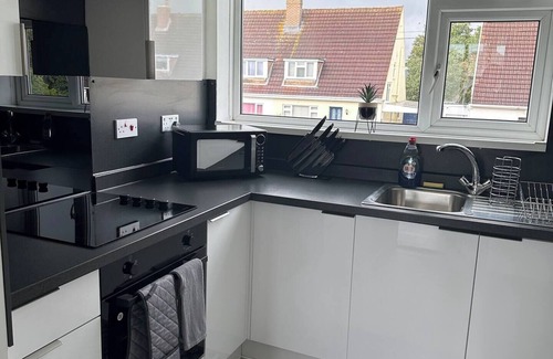 Cheltenham Apartment | Sunny Apartment in Cheltenham by Golden Valley