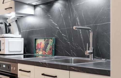 Muhlthal Apartment | Sunny apartment with view & ski bus 10 m away