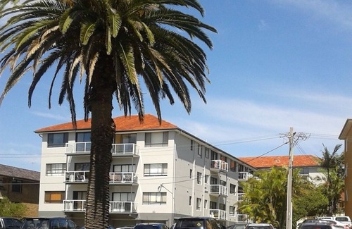 Cronulla Apartment | Sunny apartment with balcony next to the beach