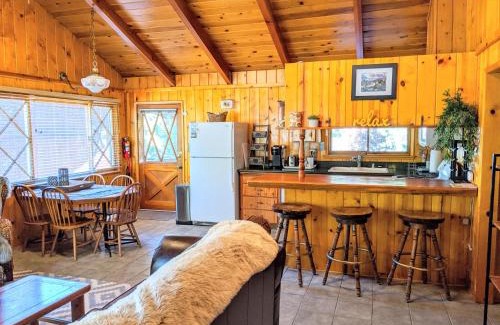 Upper Moonridge House | Sunny Bear Cabin Resort Cottage by Big Bear Vacations