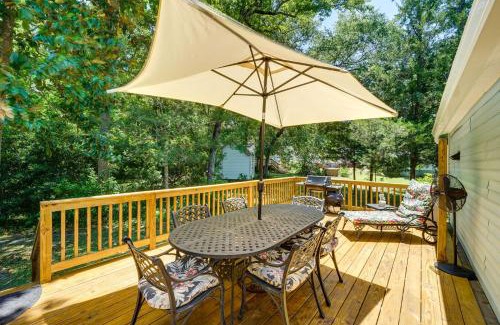 St. James House | Sunny Bolivia Home with Spacious Yard!