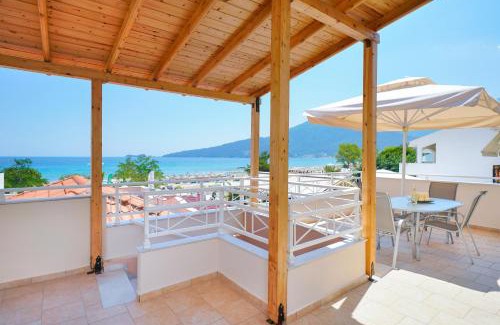 Chrisi Ammoudia Apartment | Sunny by the Beach