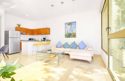 Soliman Bay Apartment | Sunny Condo 2-Story, 2-Bedroom, Private Jacuzzi