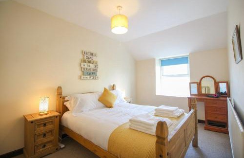 Hayle House | Sunny Corner Cottage