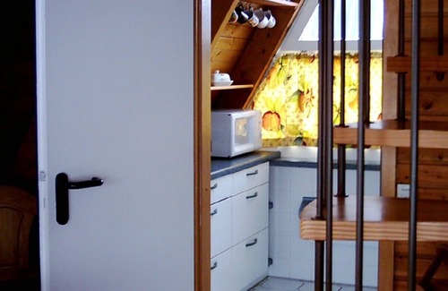 Damp House | Sunny, cozy wooden holiday house with big terrace and BBQ