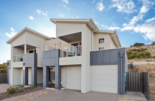 Port Vincent House | Sunny Dais Beachfront - stunning views of the Marina, Clifftops and Port Vincent