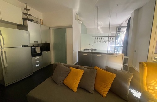 Foppette Apartment | Sunny Design Loft in Milan