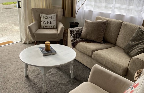 Motueka Apartment | Sunny flat 5 minute walk to town