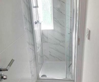 Hendon Apartment | Sunny Gardens 3-Bed Apartment in London