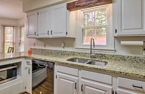 Prosperity House | Sunny Lakefront Escape in Prosperity w/ Dock!