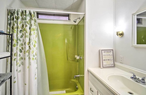 West Melbourne House | Sunny Melbourne Getaway - 9 Mi to Beaches!