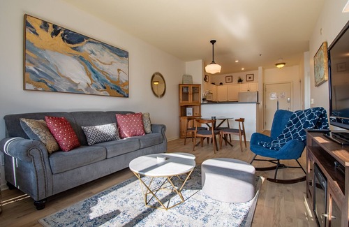 Belltown Condo | Sunny Oasis in the Heart of Seattle! with Parking and Pool