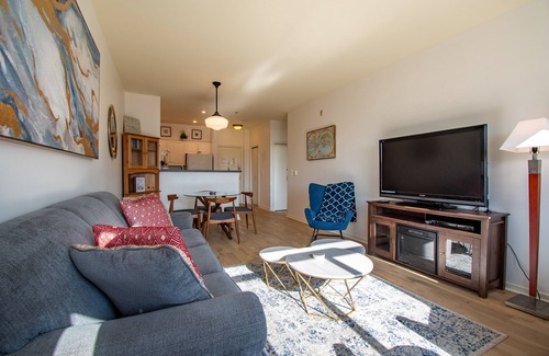 Belltown Condo | Sunny Oasis in the Heart of Seattle! with Parking and Pool