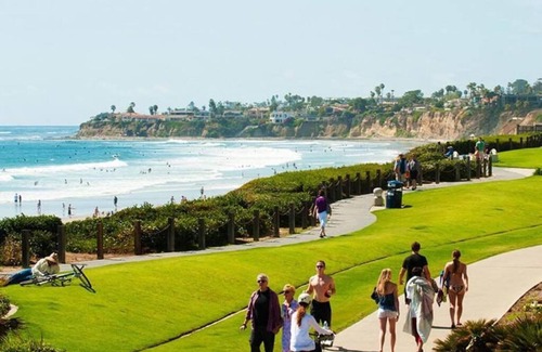 North Pacific Beach House | Sunny on the Ocean - Beachfront- Pacific Beach