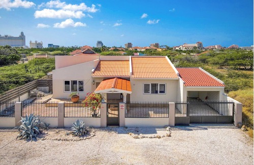 Palm Beach Villa | Sunny Palm Beach Villa - 3 min from beach